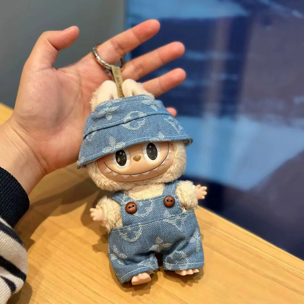 Thumbnail 2